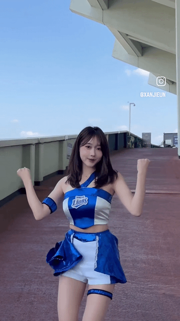 1782528513_c6c655c2ad65b0b4fb08.gif