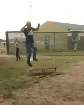 1786848288_95cd204eff53ae5e13cf.gif