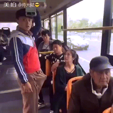 1000051347.gif 1787706901_42d7f49cbb52b6d165b9.gif