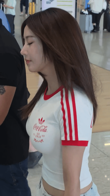 1790607461_8b2cde7ad968cb46f05a.gif