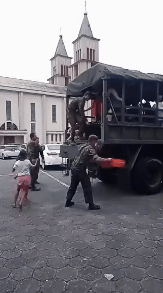 1791015995_9917bca7a30d9a48ef34.gif