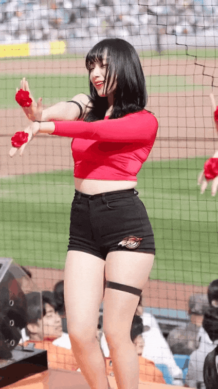 1790609439_1937aeee3678ca0a1825.gif