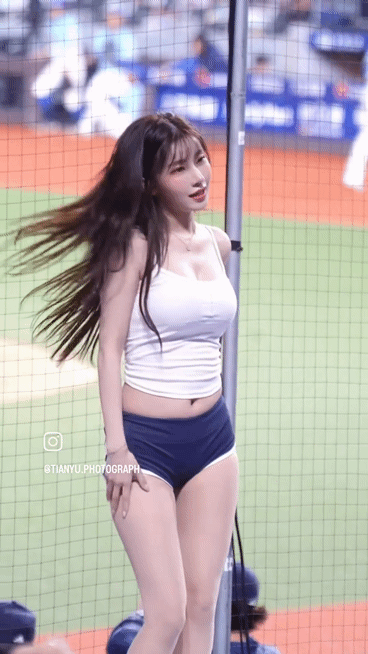 1780547606_9ca758a2f305ed3a2ebe.gif