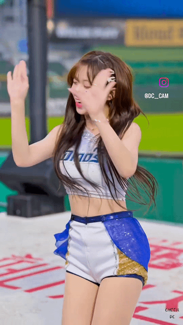 1782655881_7bd9a61b265fd8dcd29c.gif