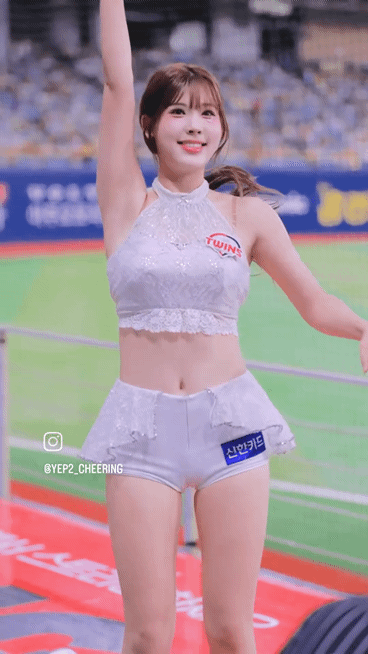 1786481790_443bd9710f1a4af992ad.gif