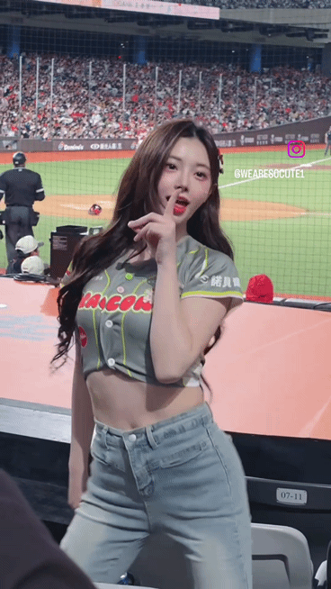 1787020469_574b32799f2ddc27e3e0.gif