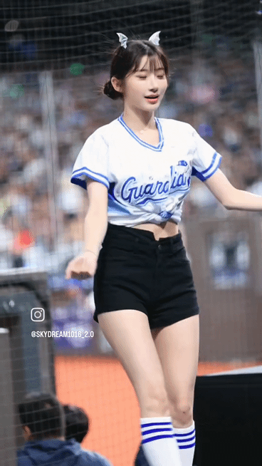 1787360465_6c3f424aa60378f4e24b.gif
