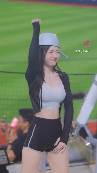 1787953182_b0f2511e2f4c54edae83.gif