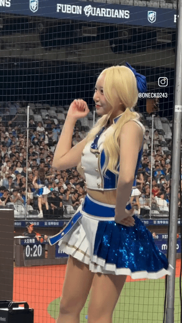 1788322209_b55eb44639eb3150f905.gif