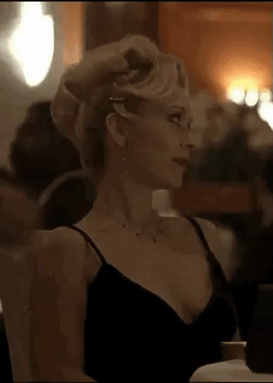 1790251345_0db410b4a2fa464b8190.gif